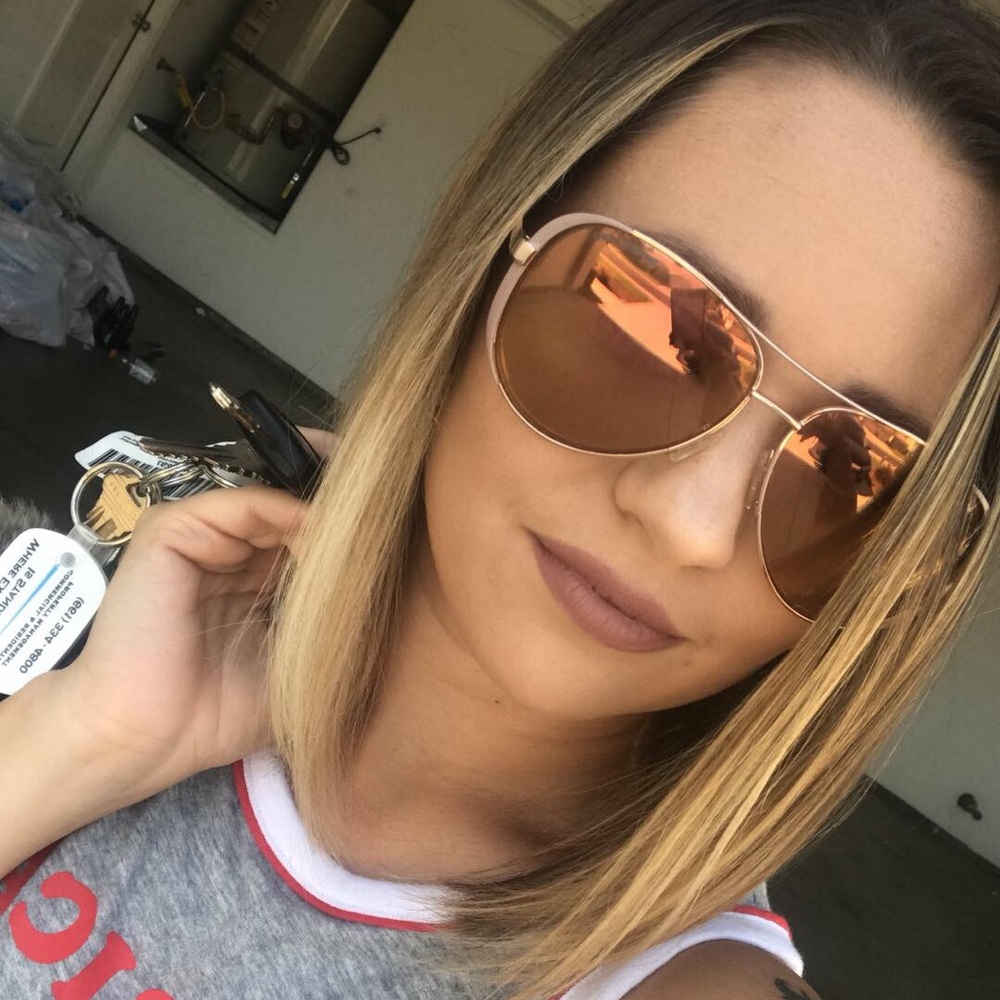 Meet your Posher, Kayla